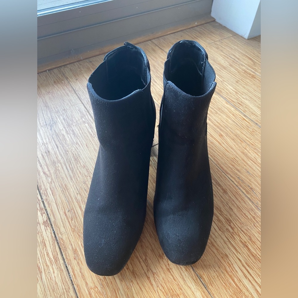 HM suede Chelsea booties